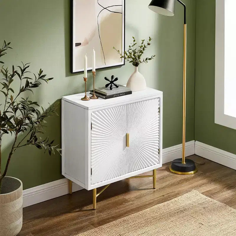 Madia Moderna in Legno con Ante Decorate a Rilievo