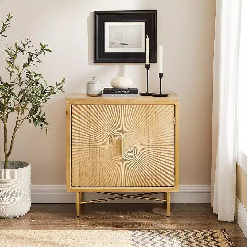 Madia Moderna in Legno con Ante Decorate a Rilievo