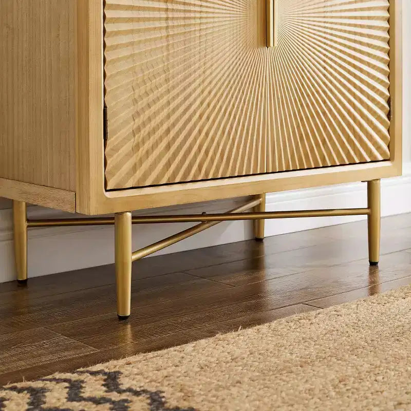 Madia Moderna in Legno con Ante Decorate a Rilievo
