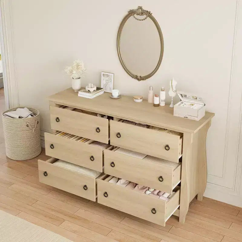 Cassettiera Boho a 7 cassetti con gambe curve e inserti in rattan, autoportante