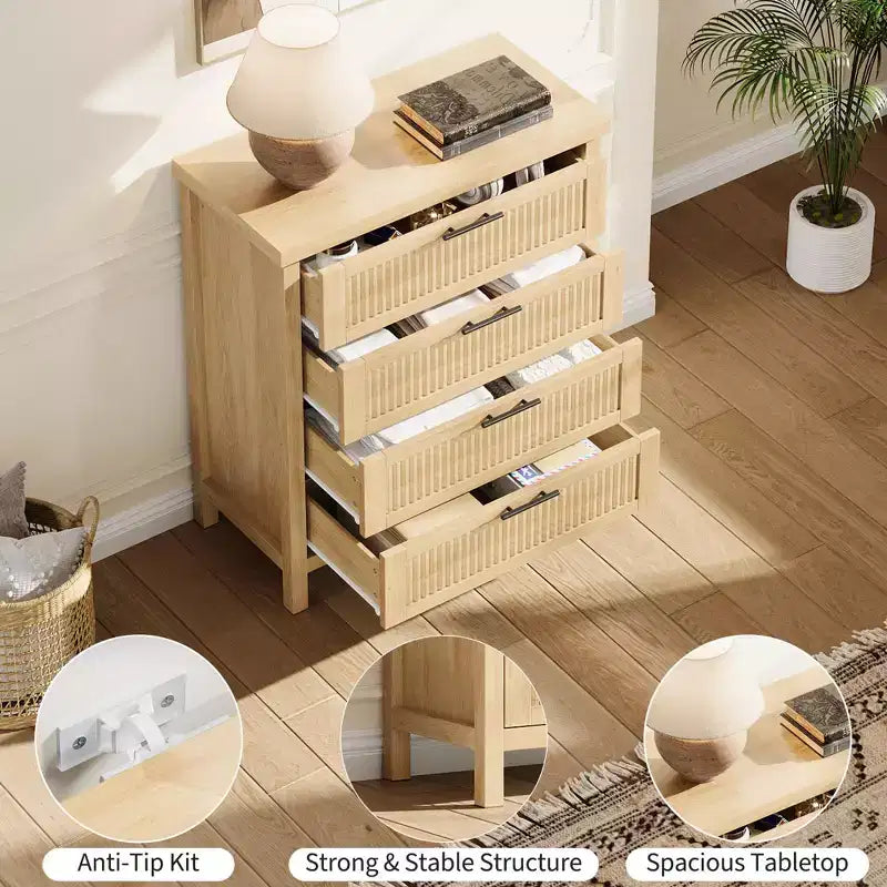 Comò scanalato alto 89,9 cm con 4 cassetti per camera da letto e soggiorno