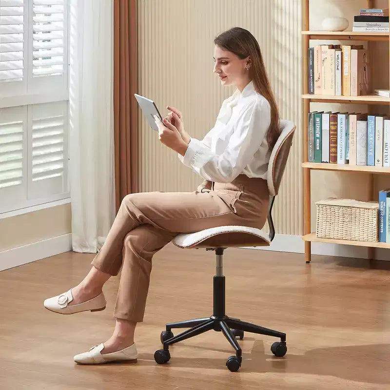Sedia da scrivania ergonomica senza braccioli con supporto lombare, in pelle PU, regolabile in altezza