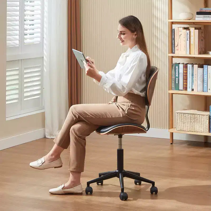 Sedia da scrivania ergonomica senza braccioli con supporto lombare, in pelle PU, regolabile in altezza