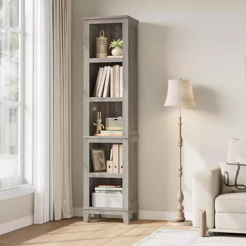 Libreria ad angolo stretta a 5 ripiani con gambe in legno, grigia, salvaspazio