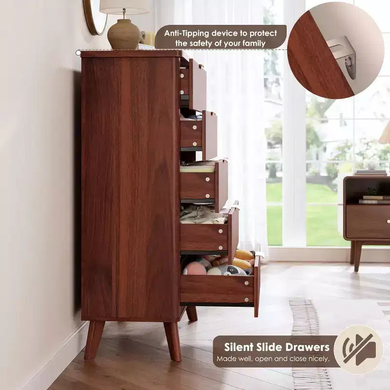Cassettiera con 5 cassetti scanalati, comodino alto 120 cm, design curvo